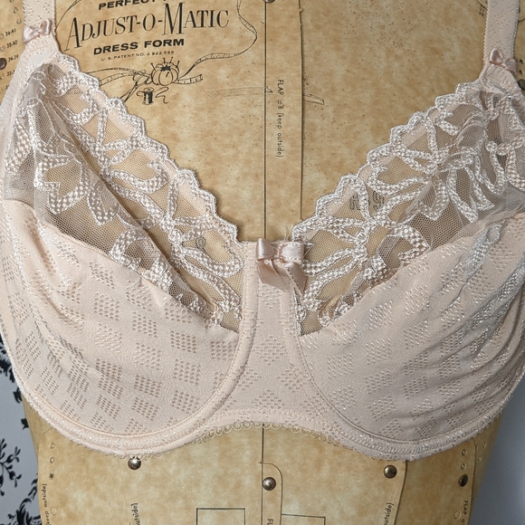 Fantasies Bra - Picture 3 of 3